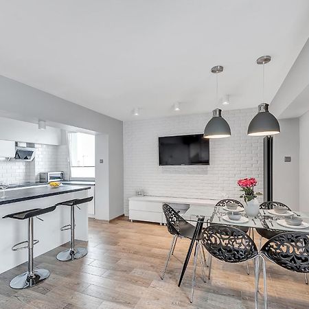 Orion Downtown Apartment By Pinpoint Łódź Dış mekan fotoğraf